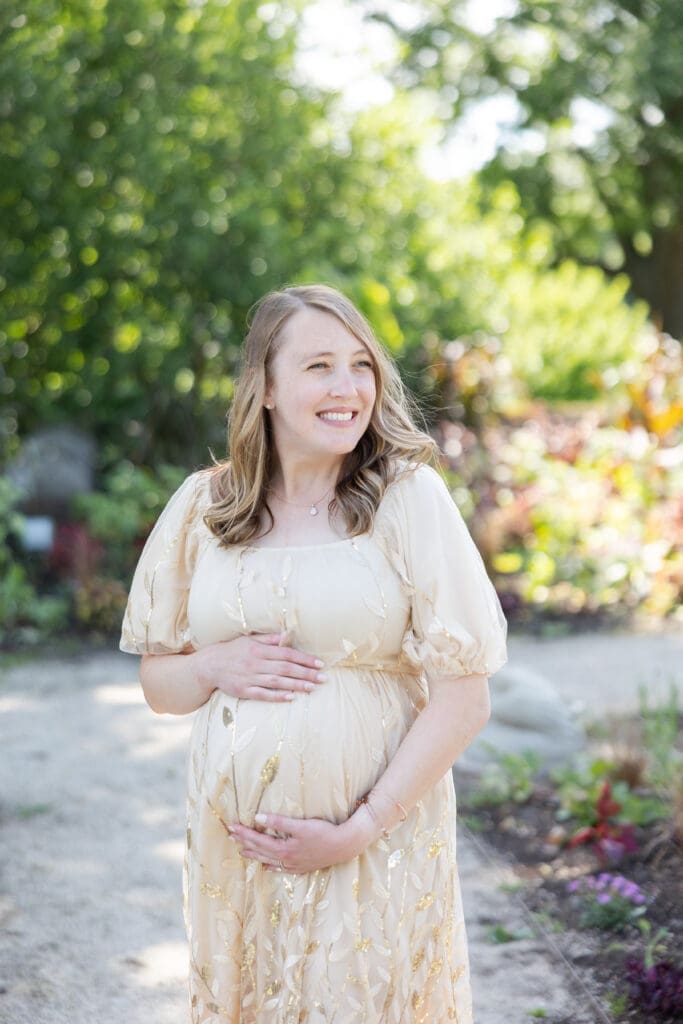 Summer Maternity Session at Boerner Botanical Gardens in Milwaukee, Wisconsin.